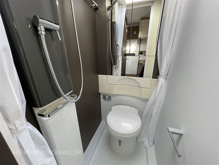 Adria Alpina 663 UK
